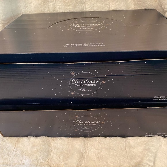 **NEW** Christmas Ornaments Shades of blue.12 ornaments/box. - Picture 13 of 14